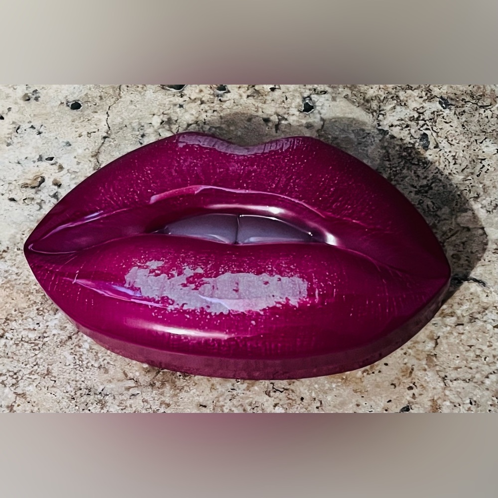 Brand new limited addition: Huda Beauty Contour & Strobe Lip Set.